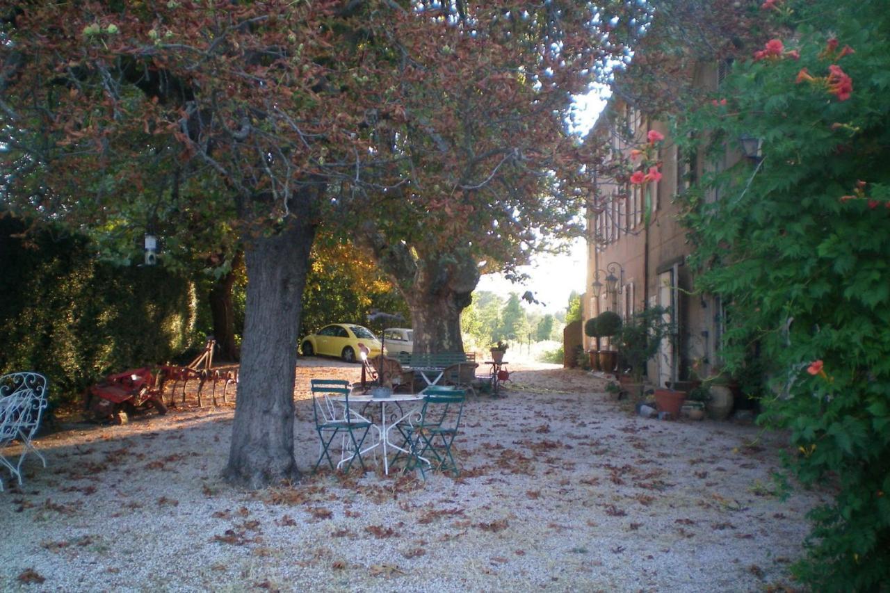 B&B Domaine Le Clos Du Pavillon Brignoles Dış mekan fotoğraf